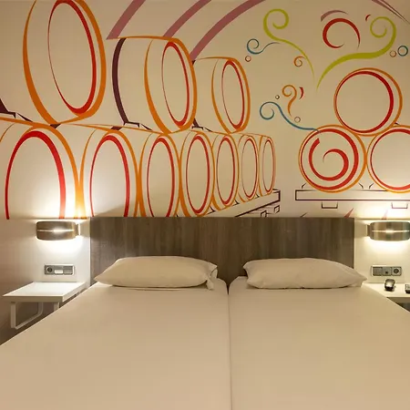 Ibis Styles Madrid Prado Hotel Exterior photo